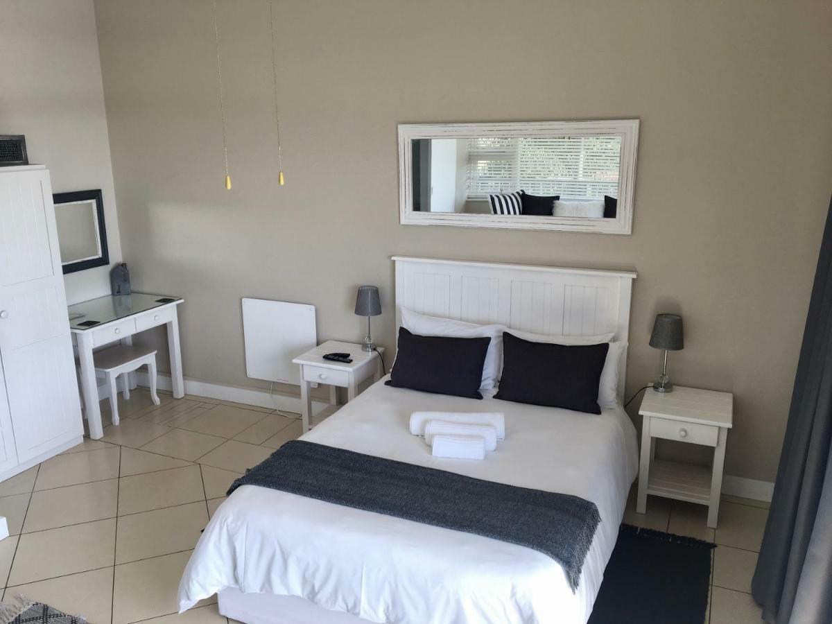 La Mer Guesthouse Port Elizabeth Extérieur photo